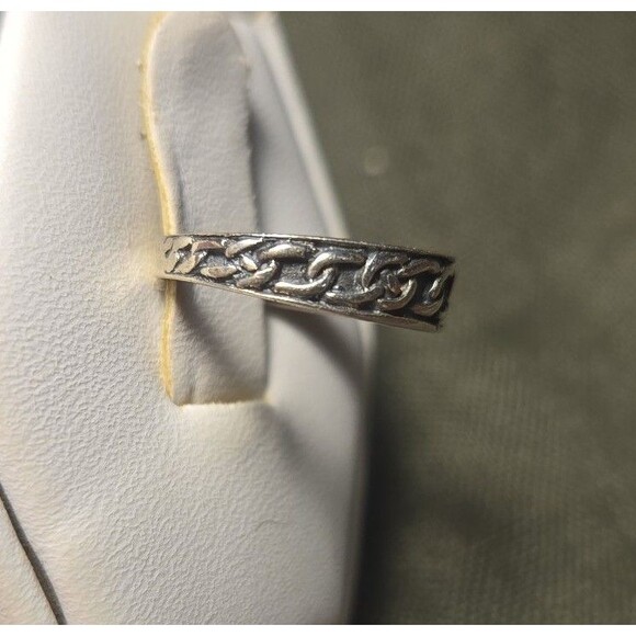 Vintage sterling silver ring sz 2.5 - Picture 2 of 5